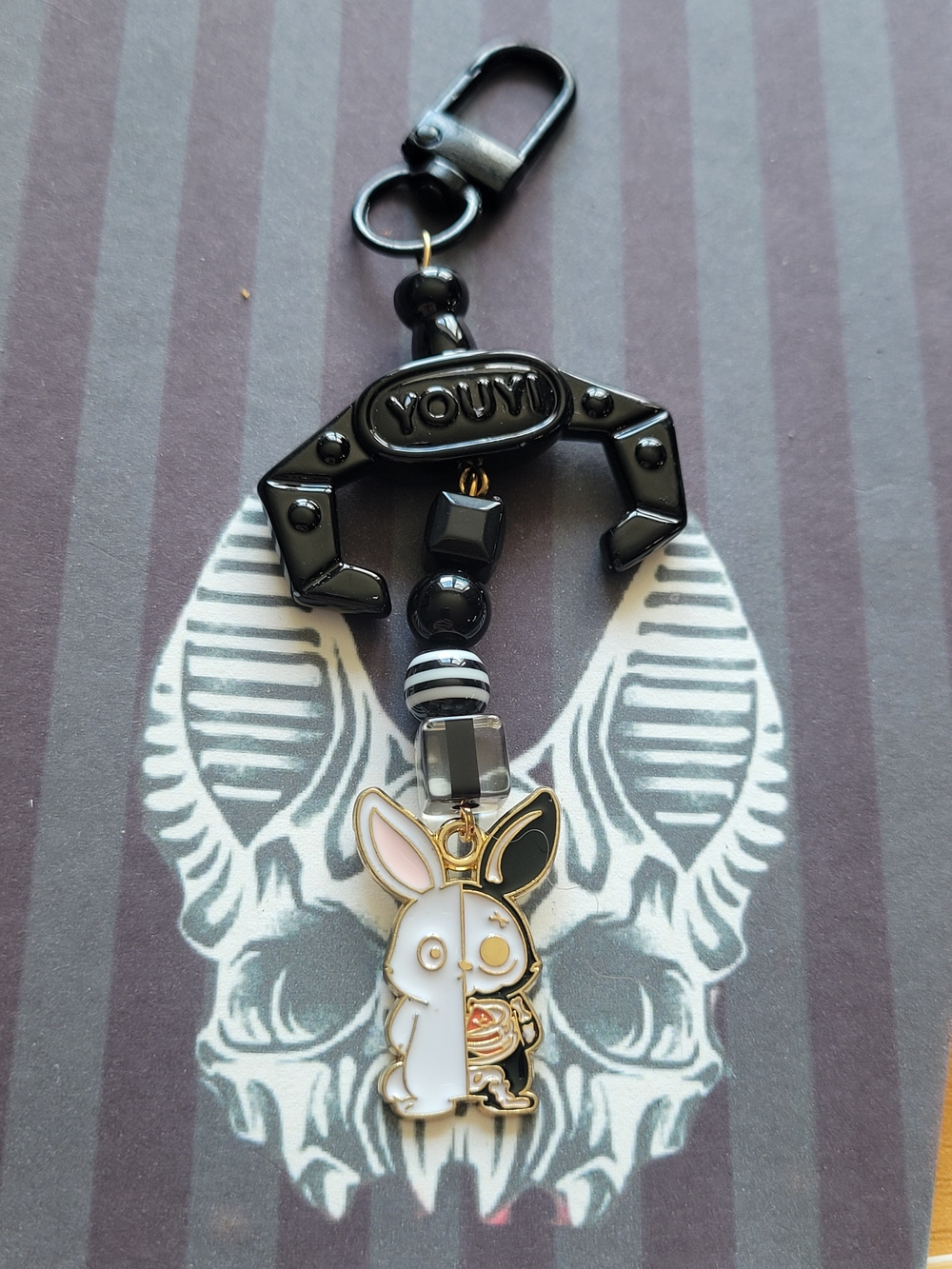 💀NEW💀Hand Crafted Black and White Bunny Split-Enamel Keychain